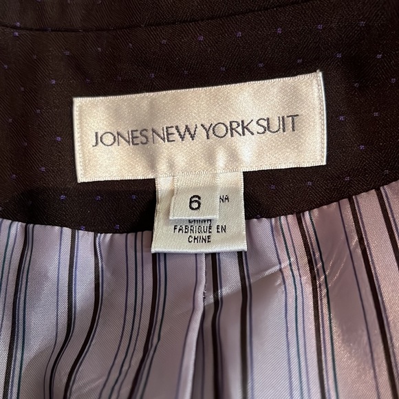 Jones New York Suit, skirt suit set, size 6 - Picture 14 of 16